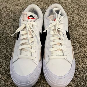 Nike Court Legacy Lift